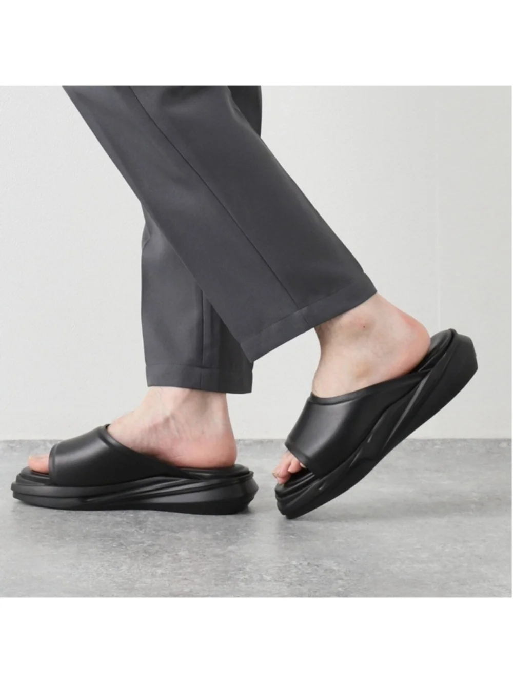 NWT 1017 ALYX 9SM | Mono chunky slides In Black